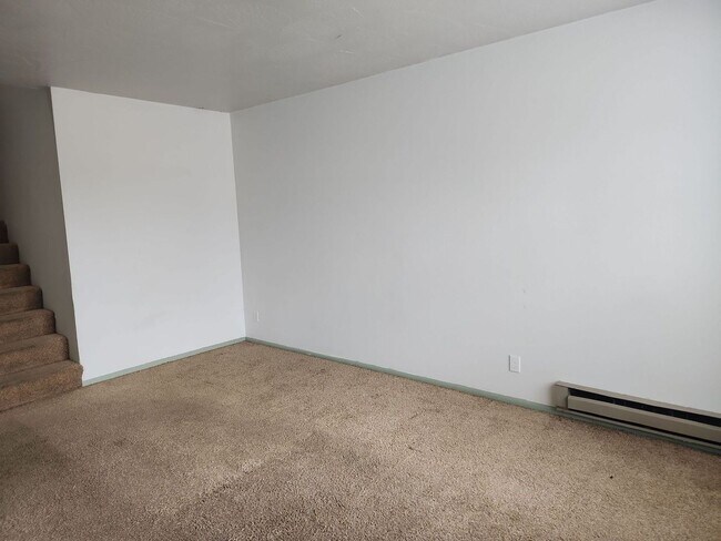 Building Photo - 171 College Way