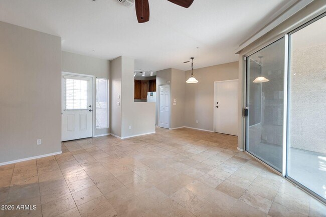 Building Photo - 1633 E Lakeside Dr