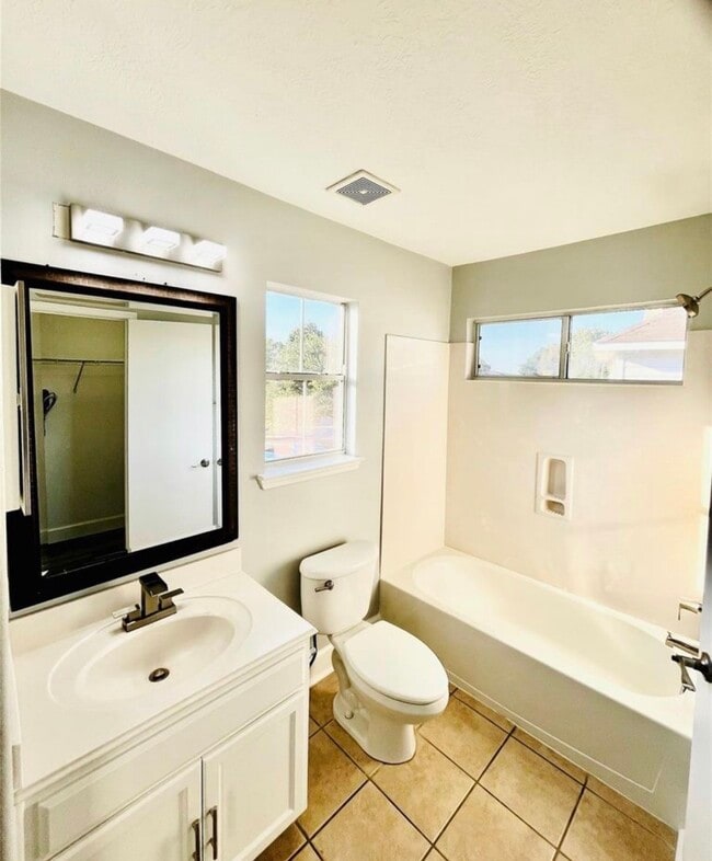 Building Photo - 17030 Cypresswood Glen Tr