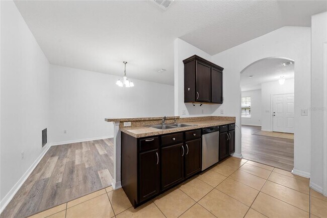 Building Photo - 1704 Buckeye Falls Way