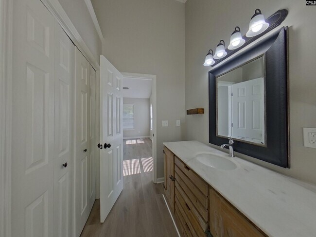 Building Photo - 12 Red Cedar Dr