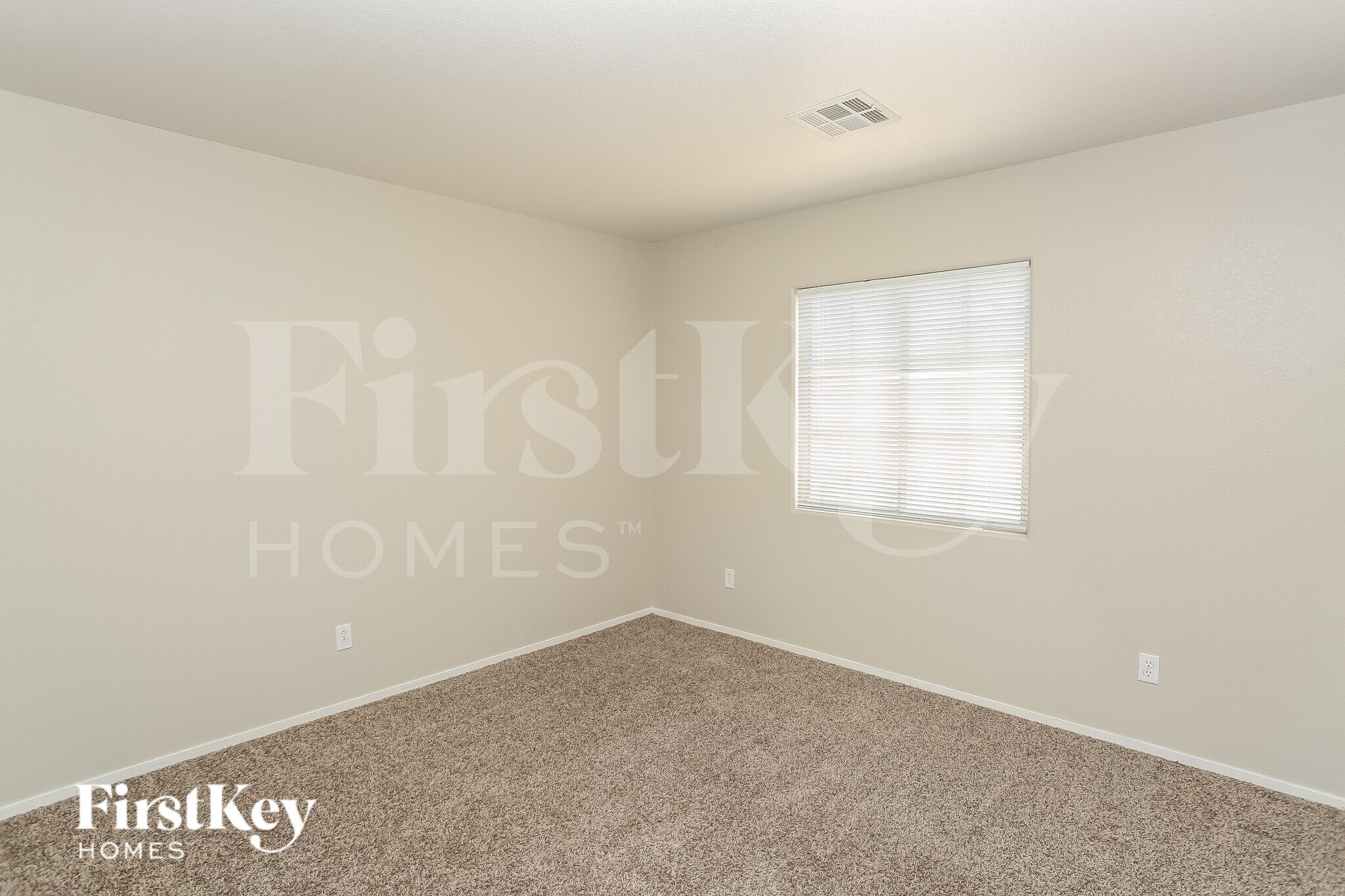 Building Photo - 4633 N Sergeant Ct