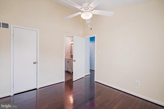 Building Photo - 8934 Battery Pl