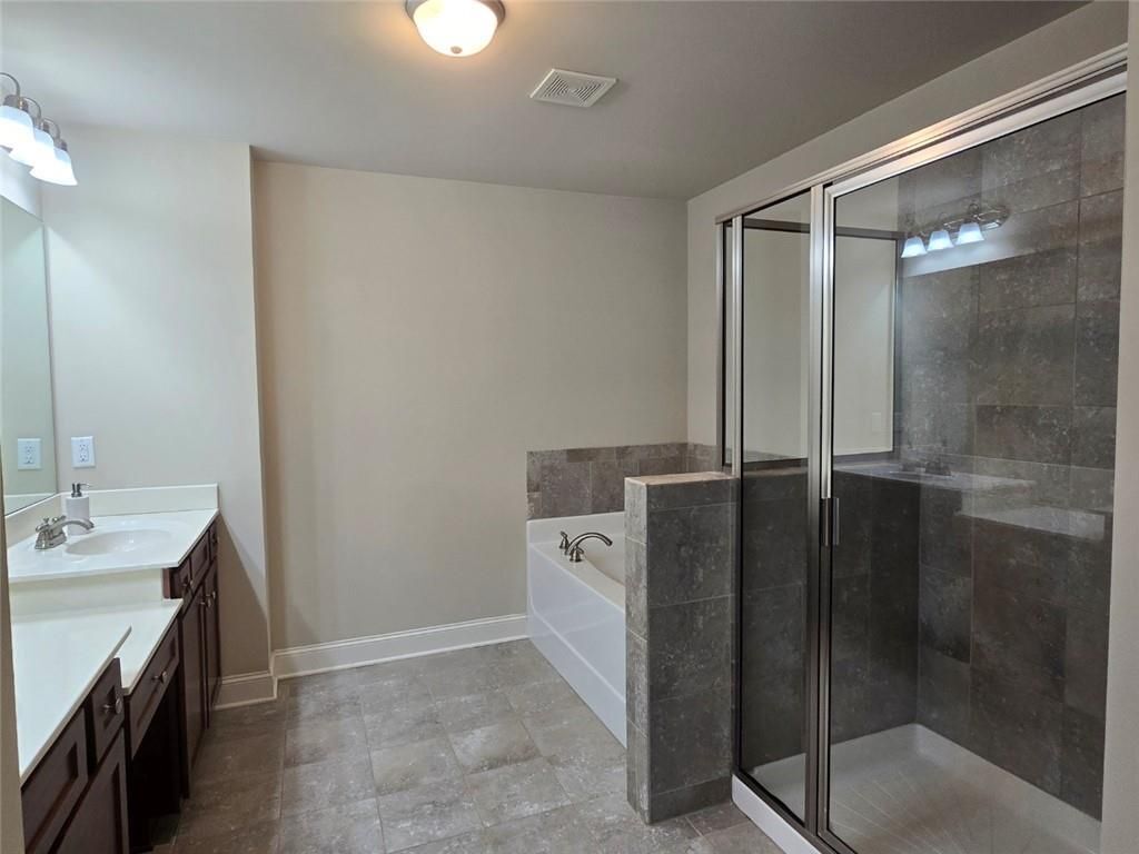 Building Photo - 305 Holdings Dr