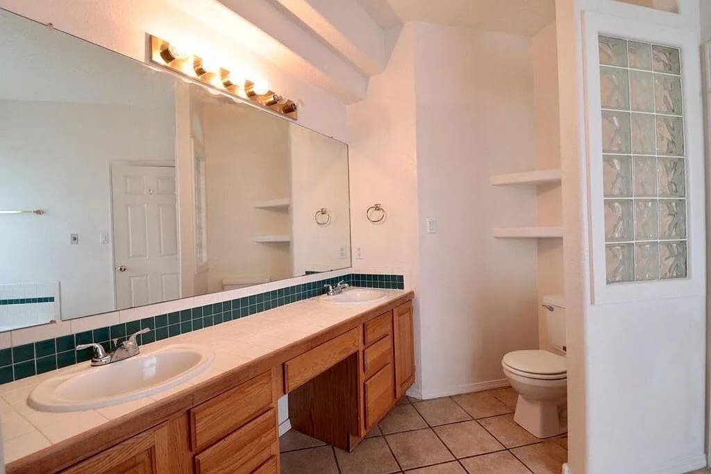 Building Photo - 8020 Brittany Ave NE