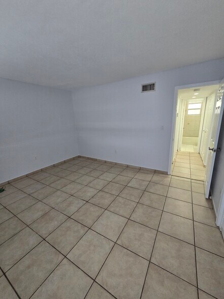 Building Photo - 2270 W 54th Pl