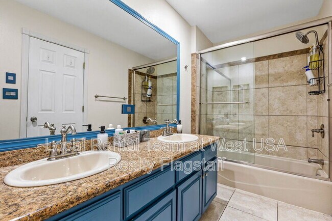 Building Photo - 1720 N Doral Way