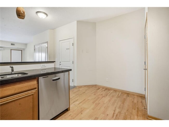 Building Photo - 1505 5th St N