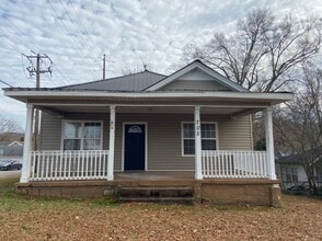 Building Photo - 705 Knox Ave