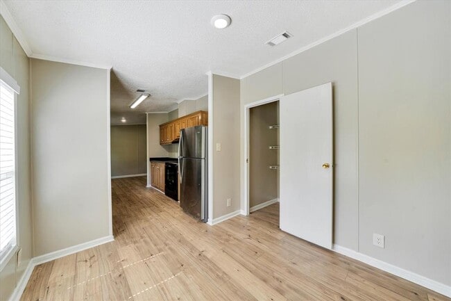 Building Photo - 1005 Monte Vista Dr