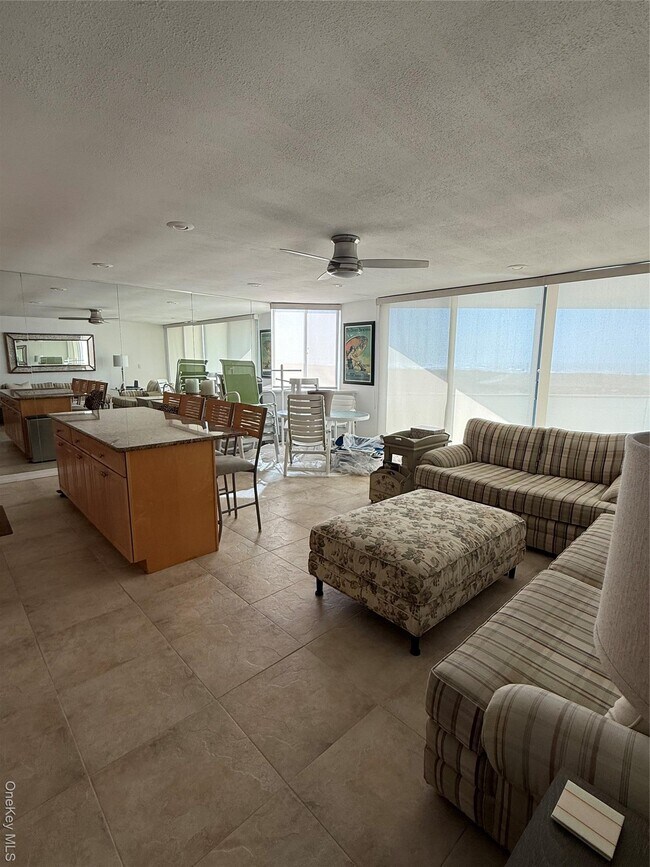 Building Photo - 261 Dune Rd