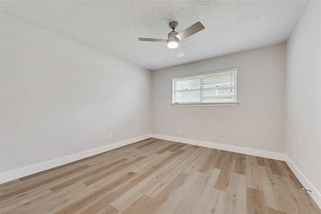 Building Photo - 1124 Janell Dr