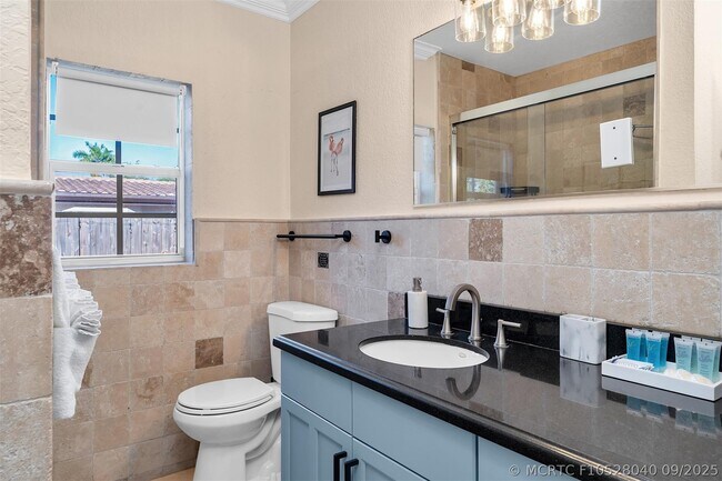 Building Photo - 3221 Seaward Dr