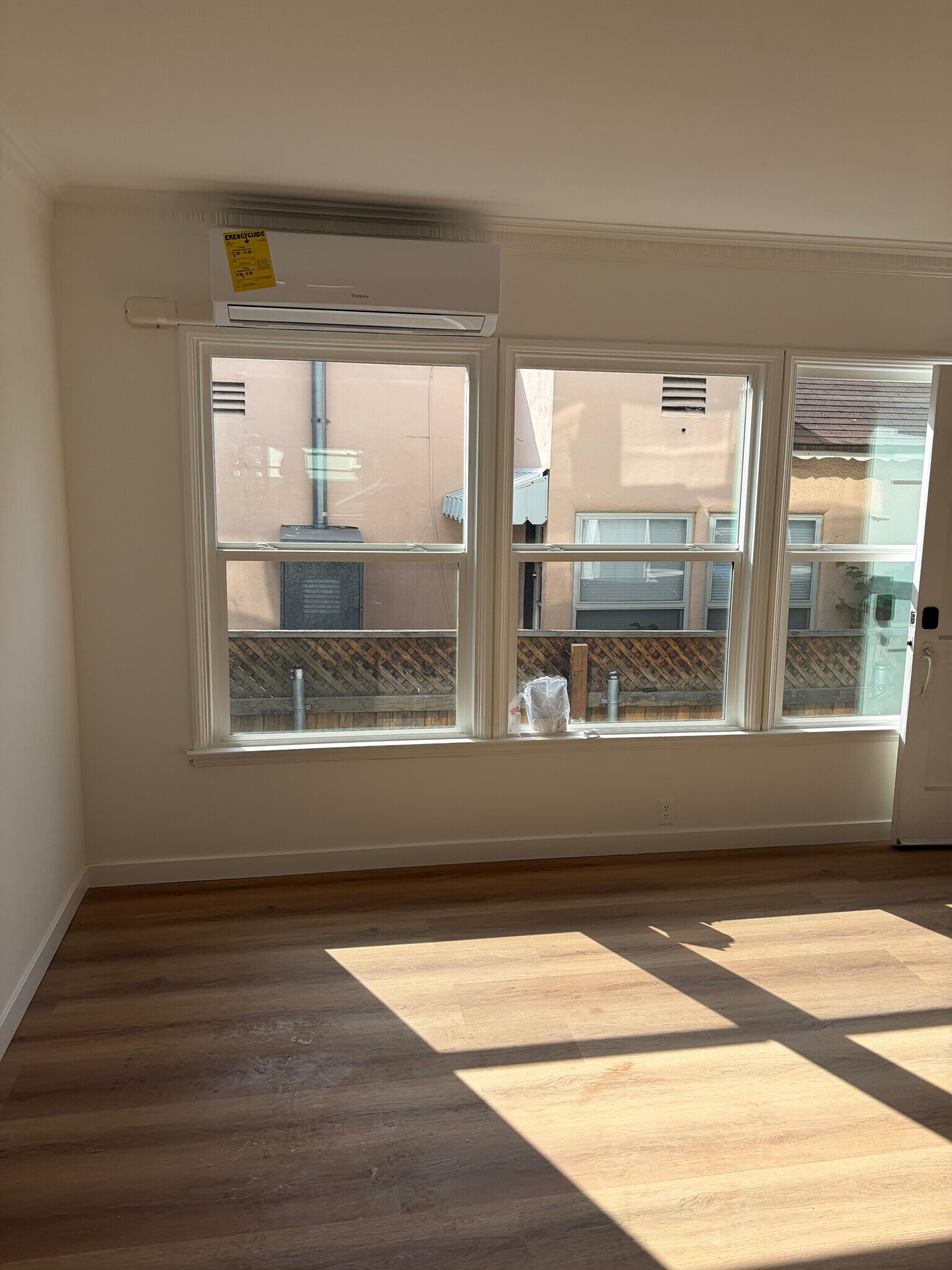 Building Photo - 2212 Fox Hills Dr