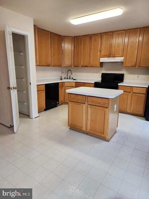 Building Photo - 12102 Wallower Way