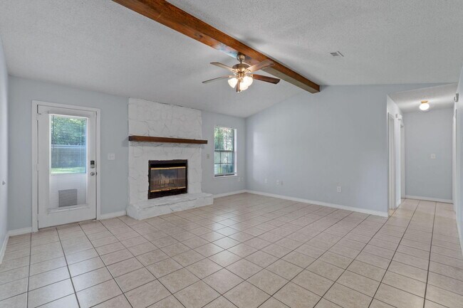 Building Photo - 502 Krest Dr