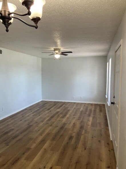 Building Photo - 1501 N 7th Ave