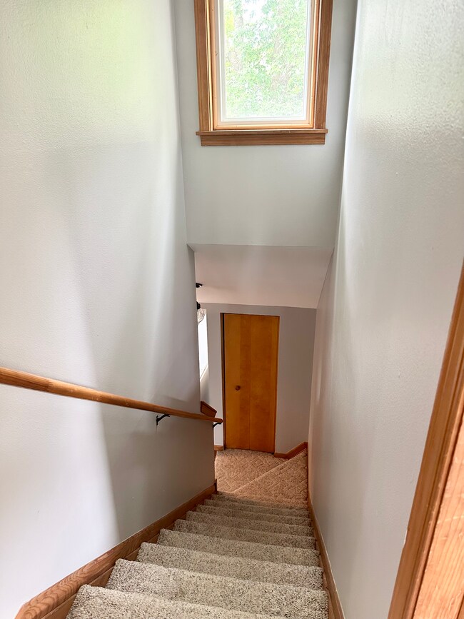 Building Photo - 2505 Dahle St