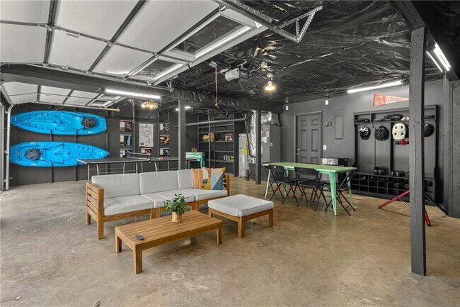 Building Photo - 2 Southport Ln