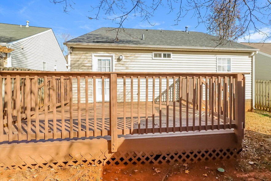 Building Photo - 3002 Salmon River Dr