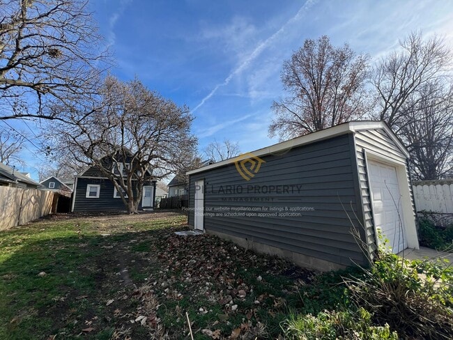 Building Photo - Renovated 3 Bedroom Home in Tuxedo Park, Available NOW!