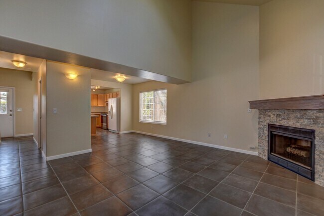 Building Photo - 9100 E Lakeshore Dr