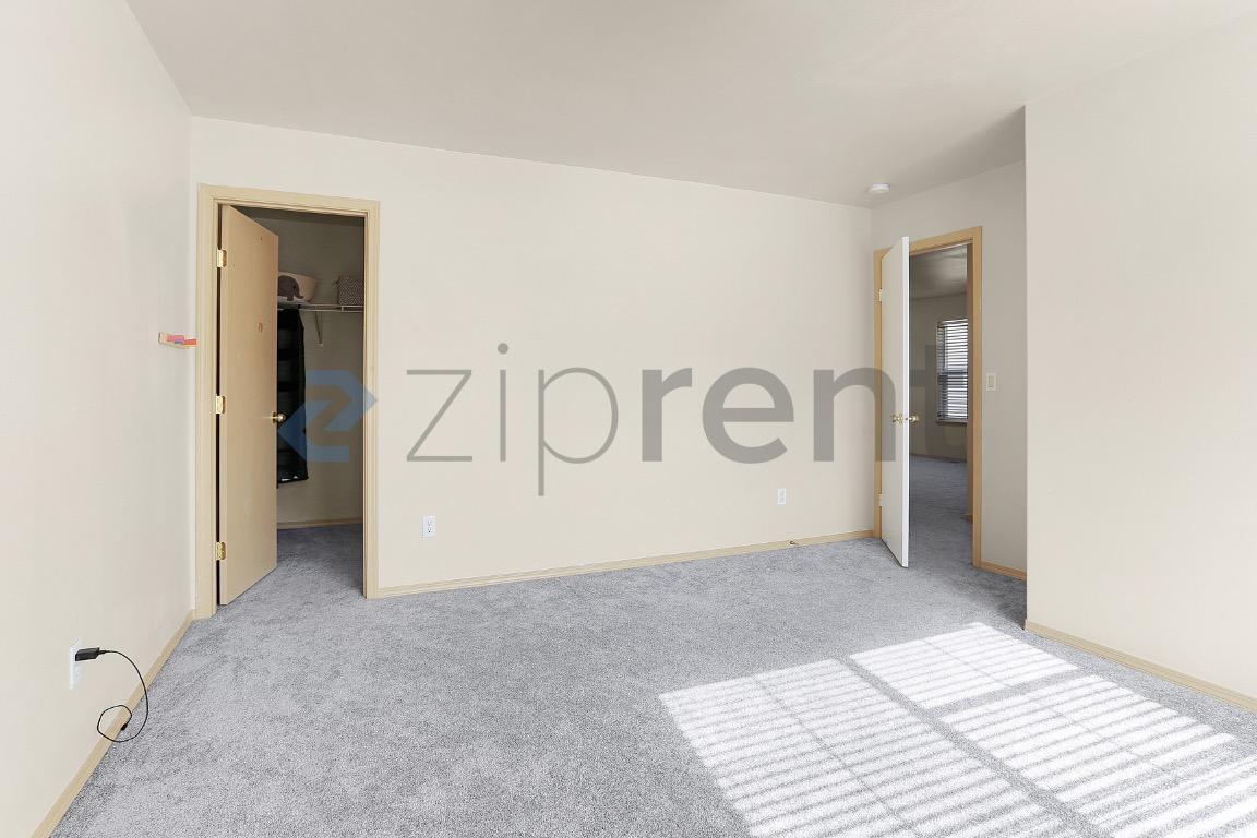 Building Photo - Unit