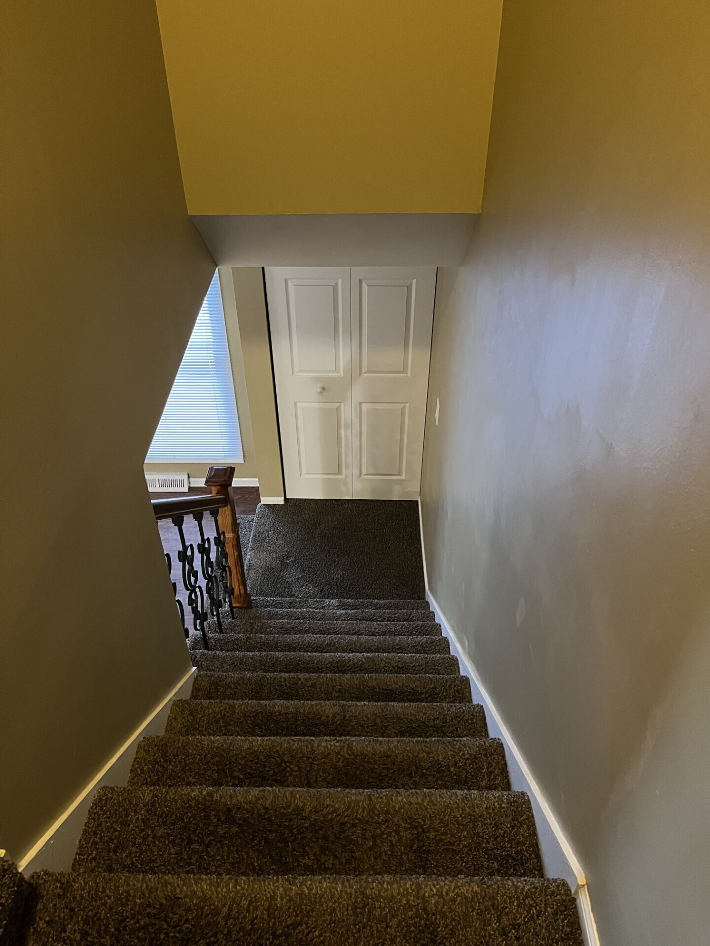 Building Photo - 800 N Main St