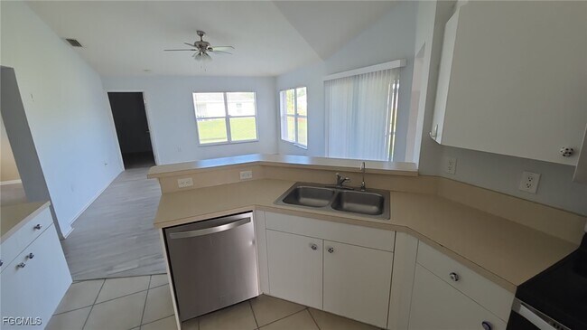 Building Photo - 835 Grant Blvd