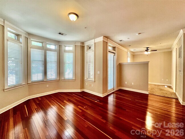 Building Photo - 2810 Selwyn Ave