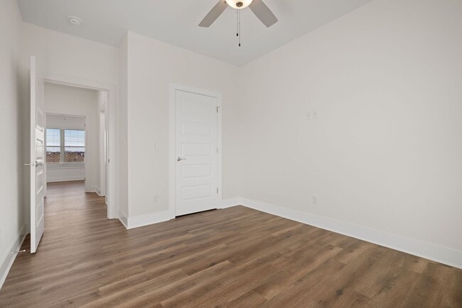 Building Photo - The Chateau at Been Road Villas 3 Bed, 2.5 Bath