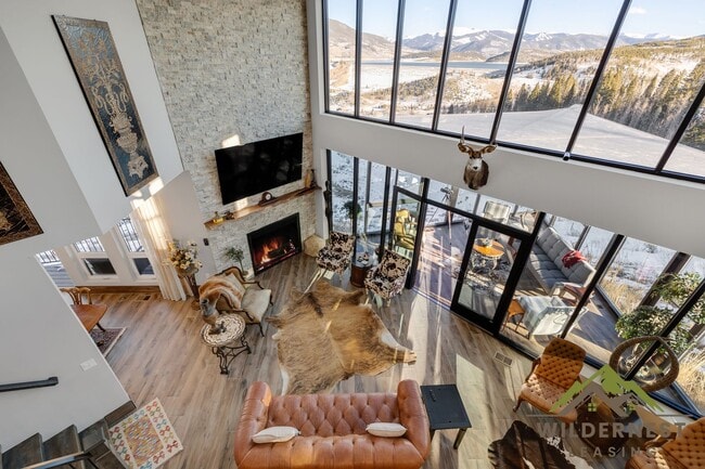 Building Photo - Stunning Luxury Mountain Home with Panoramic Views
