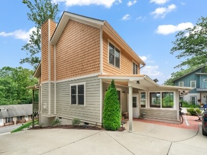 Building Photo - 66 Deaver St