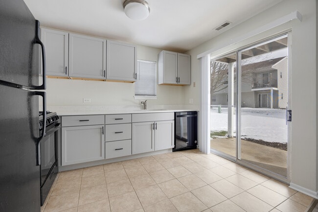 Building Photo - 527 E Shag Bark Ln