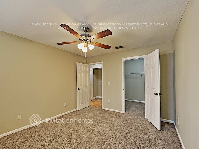 Building Photo - 601 Sweetwater Pl