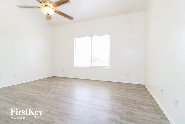 Building Photo - 13131 W Gelding Cir