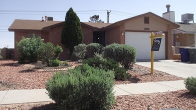 Building Photo - East El Paso 3 bed Refrig A/C!