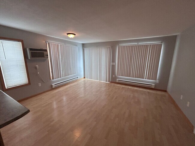 Building Photo - 545 4th Ave SW