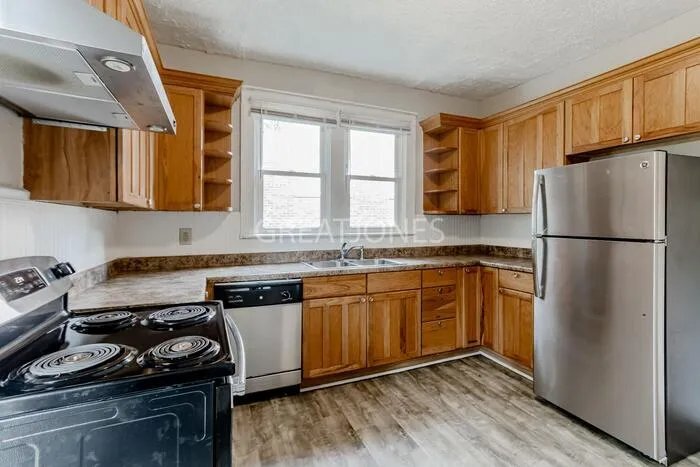 Building Photo - 808 3rd St SE