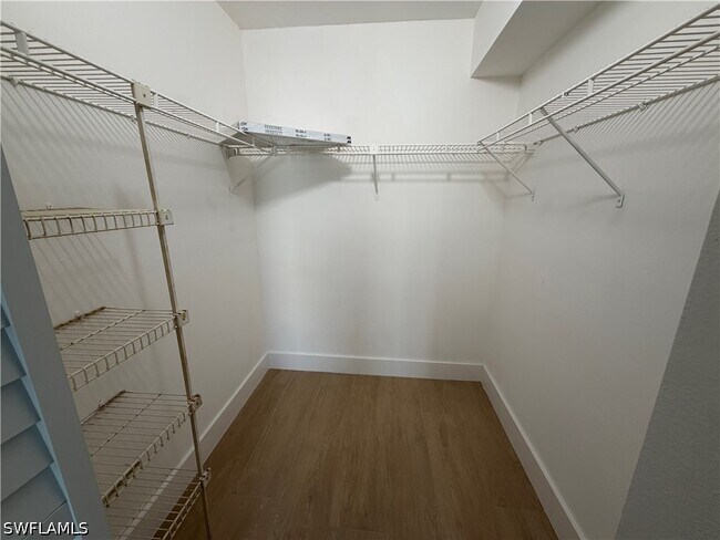 Building Photo - 5317 Summerlin Rd