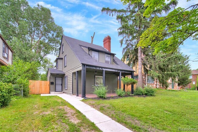 Building Photo - 16816 Inverness St