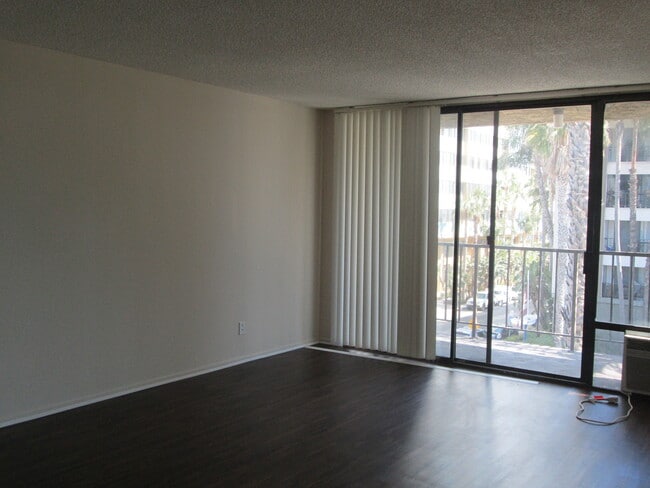 Building Photo - 1803 E Ocean Blvd