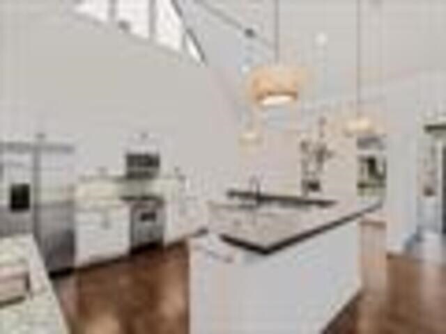 Building Photo - 2060 Carr Ave