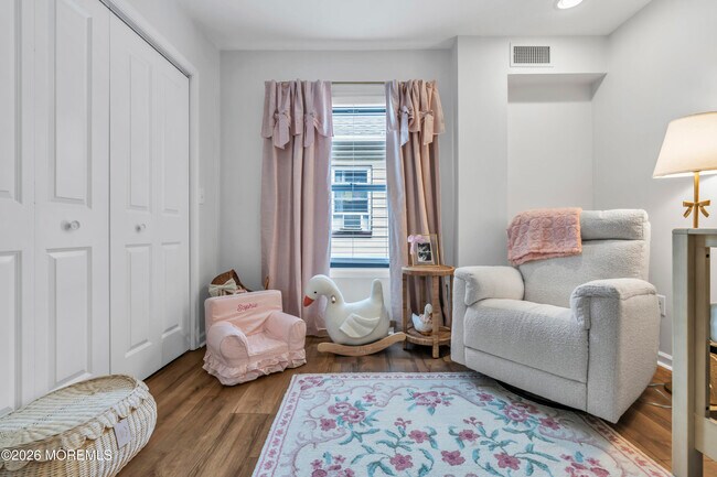 Building Photo - 34 Phoenix Ave