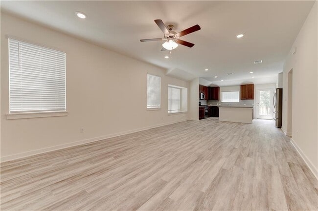 Building Photo - 1328 Kneehigh Ln