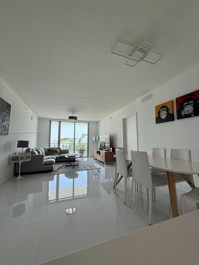 Building Photo - 300 Sunny Isles Blvd