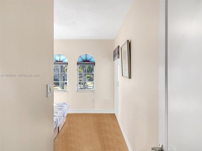 Building Photo - 20780 NE 32nd Ave