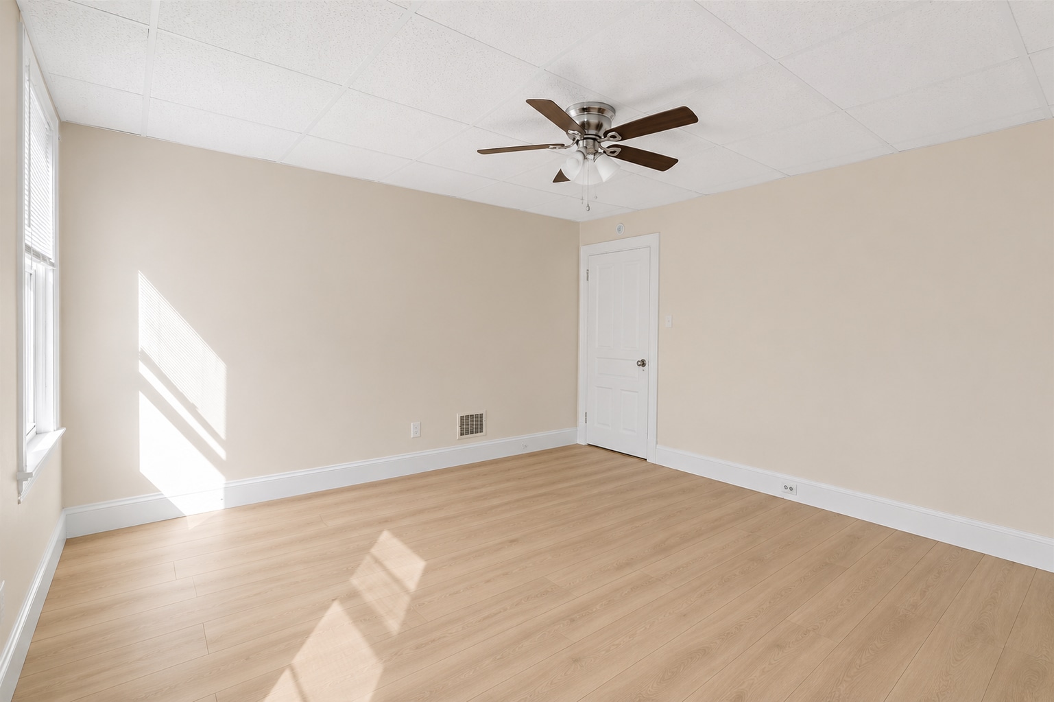Building Photo - 833 Stanton Ave
