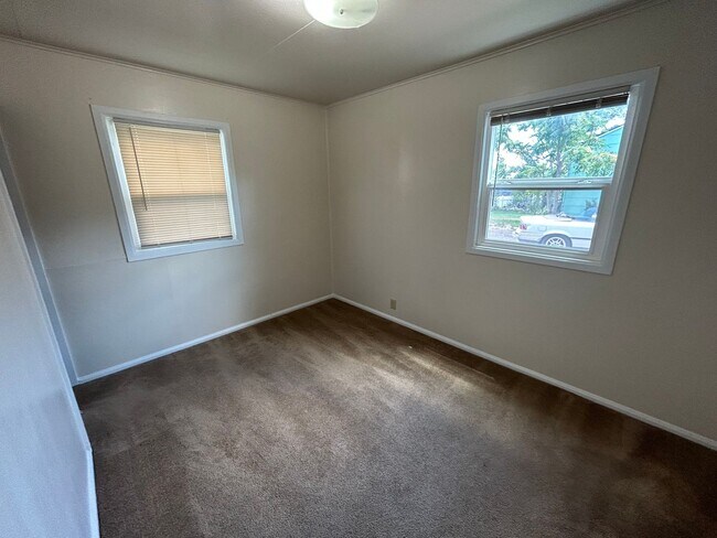 Building Photo - single family home