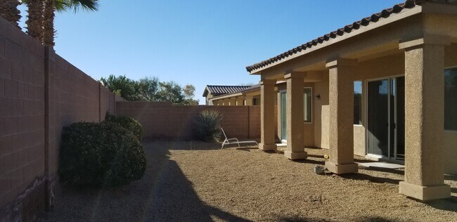 Building Photo - 4901 Oro Ln